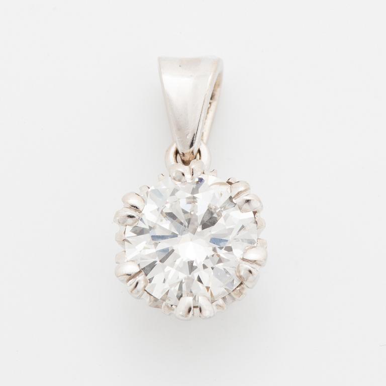 Brilliant-cut diamond pendant.
