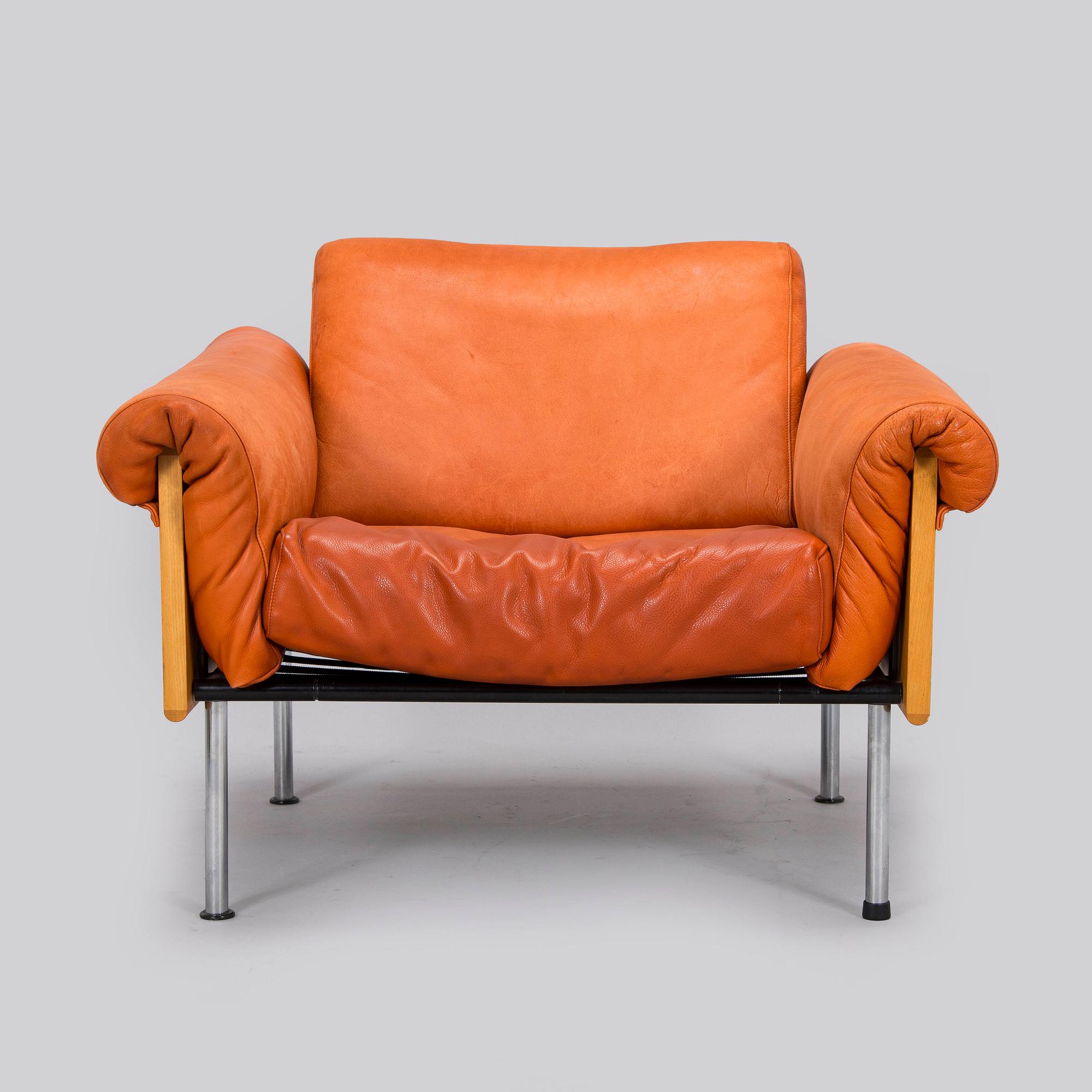 Yrjö Kukkapuro, sohva ja nojatuoli "Ateljee" tilaustyö, Haimi, 1970-luvun loppu.