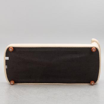 Josef Frank, couch/dagbädd, modell 775, Firma Svenskt Tenn, 2022.