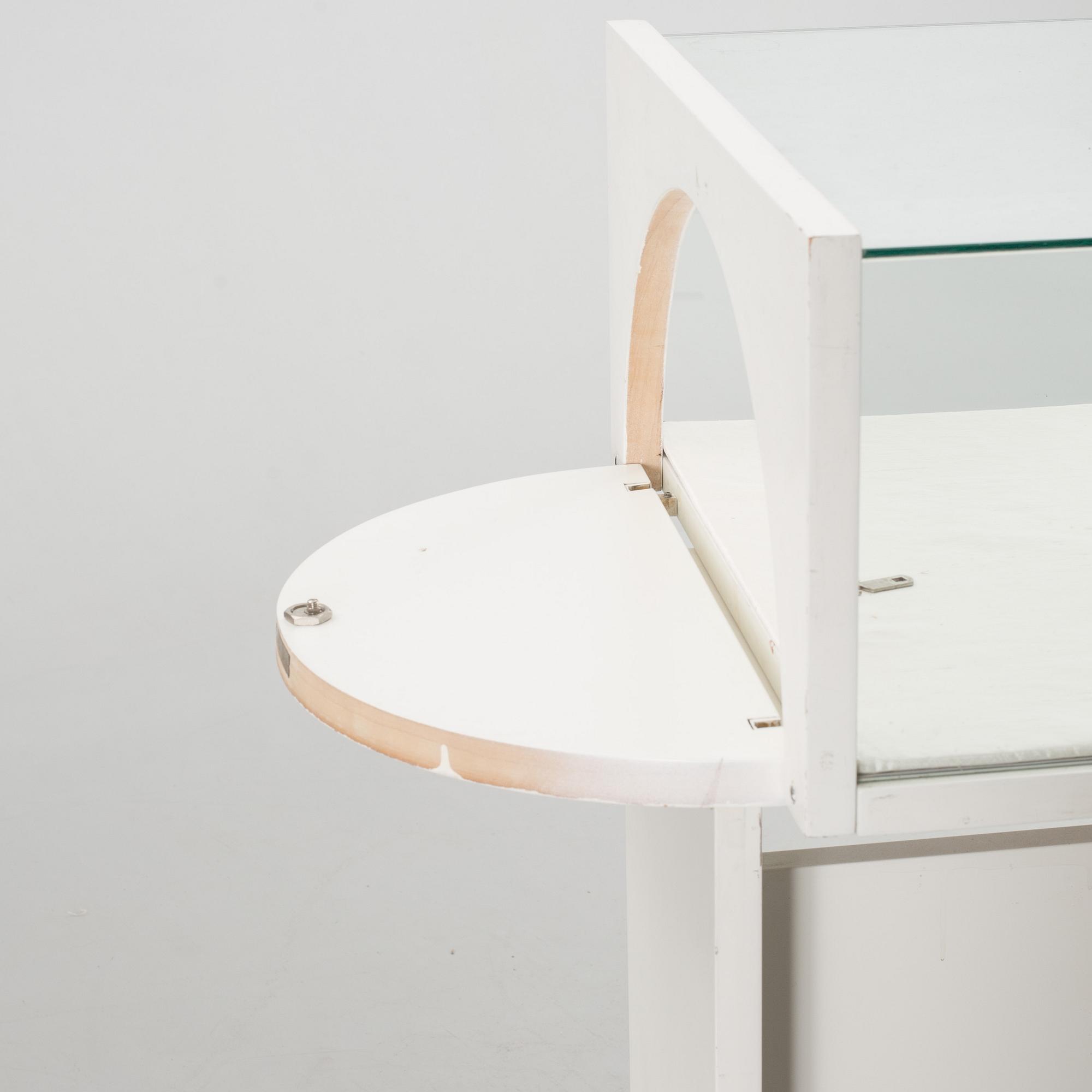 A STAND CABINET, end of 20th century.