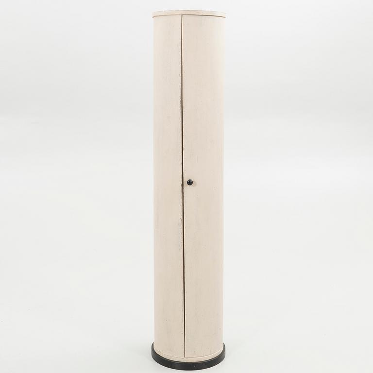 Column cabinet, first half of the 20th century.