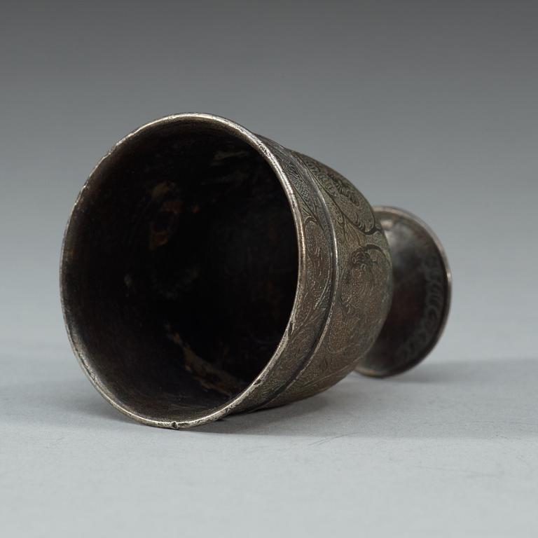 BÄGARE, silver. Troligen Tang dynastin.