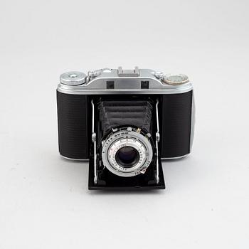 Agfa Isolette III, chrome, 6 x 6 cm.
