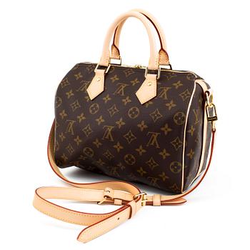 A "Speedy Bandouliere 25" by Louis Vuitton 2016.