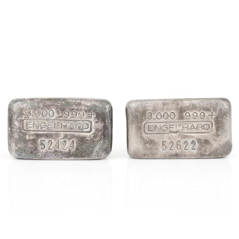 SILVERTACKOR, 2 st, silverhalt 999+, nr 52622 och 52424. Vikt ca 189 g.