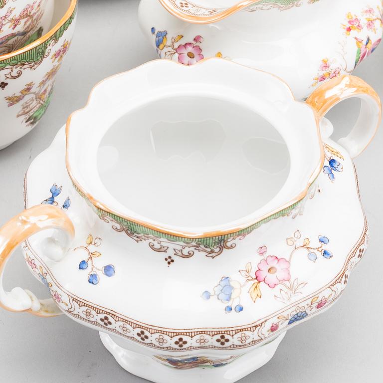 An english mid 20th century coffee and tea bone china "Eden", Spode service set. 52 parts.