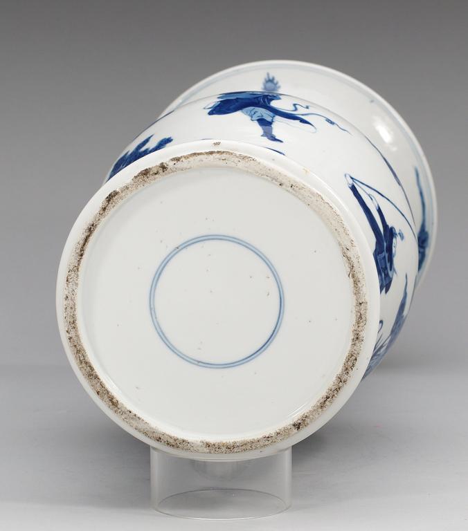 A blue and white Kangxi style vase, late Qing dynasty (1644-1912).