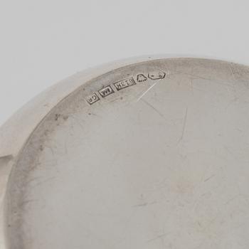 Askar, 2 st, samt vistkortshållare, silver, Finland.