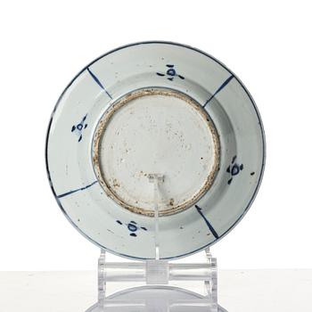 A blue and white kraak porcelain dish, Ming dynasty, Wanli (1572-1620).