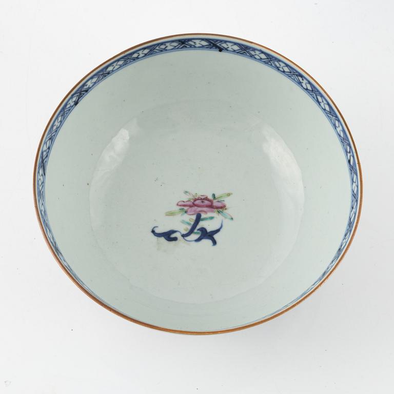 Four porcelain pieces, China, Qing dynasty, 18th-19th century.