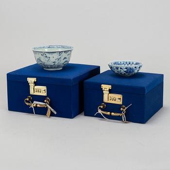 Two blue and white bowls, Ming dynasty, for south east asian market. Seafindings.