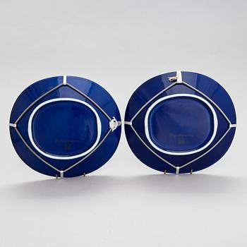 Birger Kaipiainen, Two ceramic dishes signed Birger Kaipiainen, Arabia, Finland.