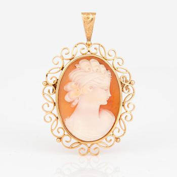 HÄNGE/BROSCH, 18K guld med snäckskalcamé, Stockholm 1948. Total vikt 8,73 g.