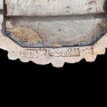 RINTAKORU, kultaa 18K, emalointikoristelu. Gustaf Lönnqvist, Porvoo 1860. Paino 4,1 g.