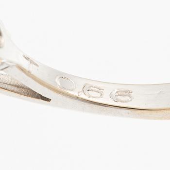 Ring 18K vitguld med turmalin och briljantslipade diamanter.