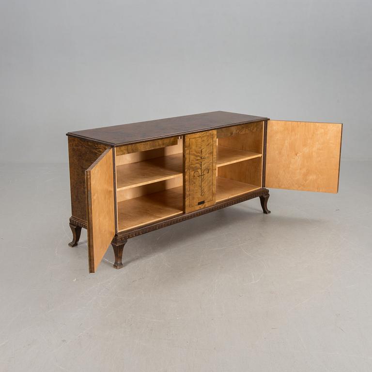 SIDEBOARD, 1900-talets första hälft.