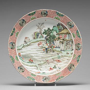 A crane medallion dish, Qing dynasty, Kangxi (1662-1722).