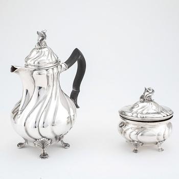 KAFFEKANNA samt SOCKERSKÅL, silver, GAB Stockholm 1947. Total vikt 1093 gr.