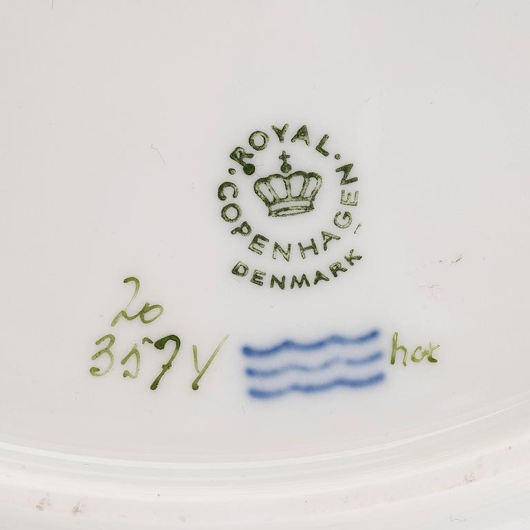 A "Flora Danica" porcelain plate, Royal Copenhagen, Denmark, 20th century.
