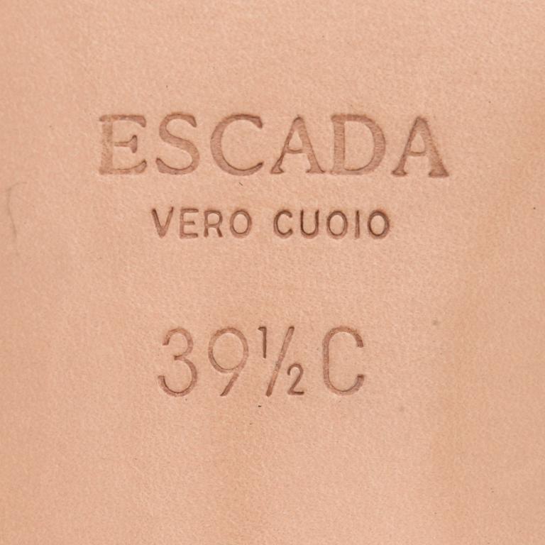 ESCADA, ett par slip-in.