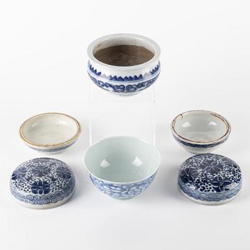 A group of blue and white Chinese porcelain, Qing dynasty, circa 1900.