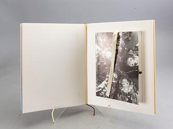 ROSEMARIE TROCKEL, fotobok, signerad, upplaga om 1500.  Utgiven av Propexus Lund,1993.