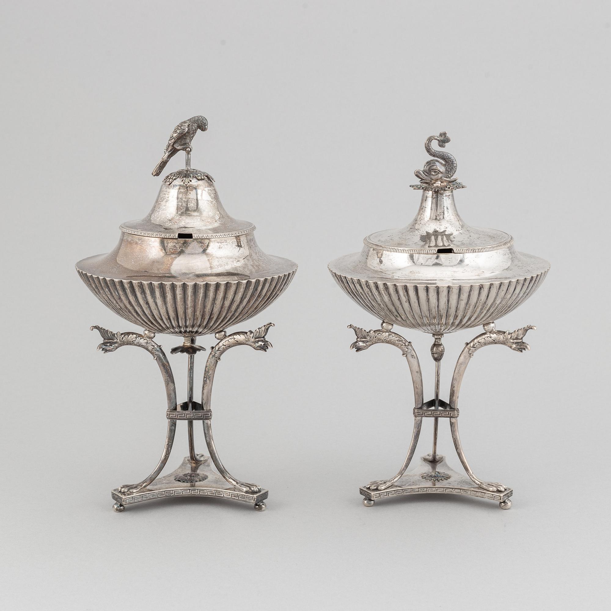 Adolf Zethelius, sockerskålar, 2 st snarlika, silver, Stockholm 1812 + 1819.