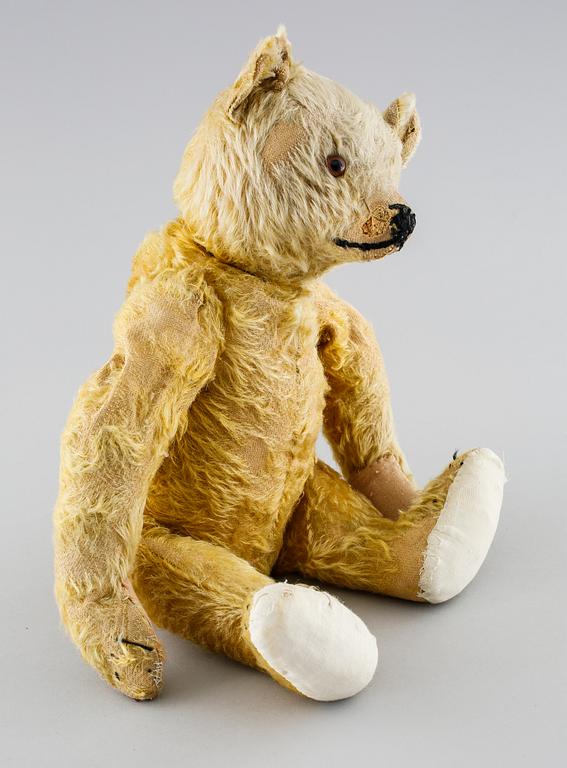 A stuffed teddybear, Steiff, early 20th century.
