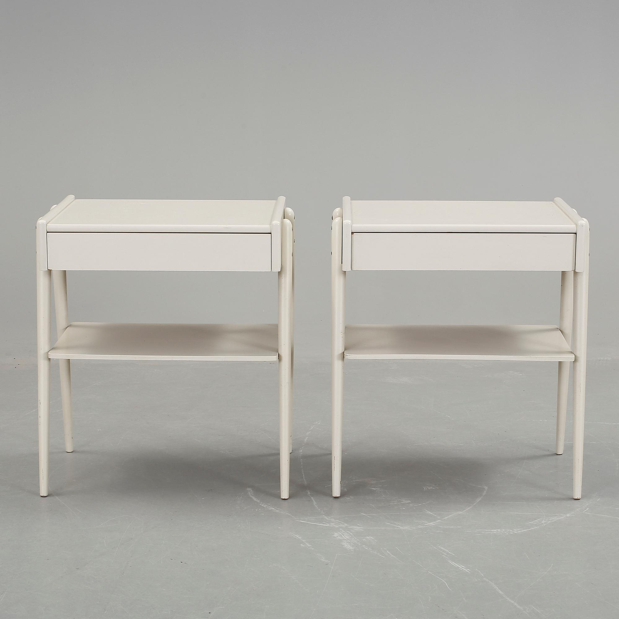 SÄNGBORD, ett par, AB Carlström & Co, Möbelfabrik, 1900-talets andra hälft.