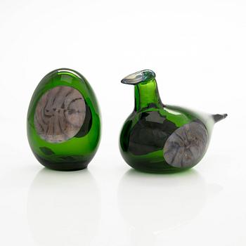Oiva Toikka, An annual bird and egg 'Lakla', signed O. Toikka Iittala 2015.
