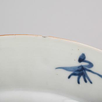 TALLRIKAR, 3 st snarlika, porslin, Kina, Qianlong 1736-1795.