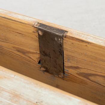 Byrå, gustaviansk, 1800-talets början.