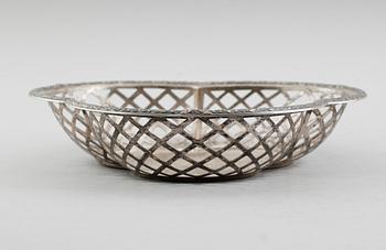 SKÅL, silver 800, Tyskland, 1900-talets första hälft. Vikt ca 406 gram.