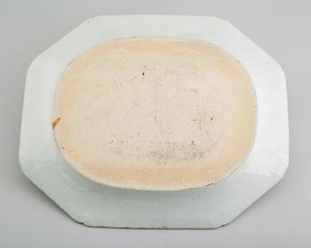 STEKFAT, porslin, Kina, Qianlong 1736-1795.