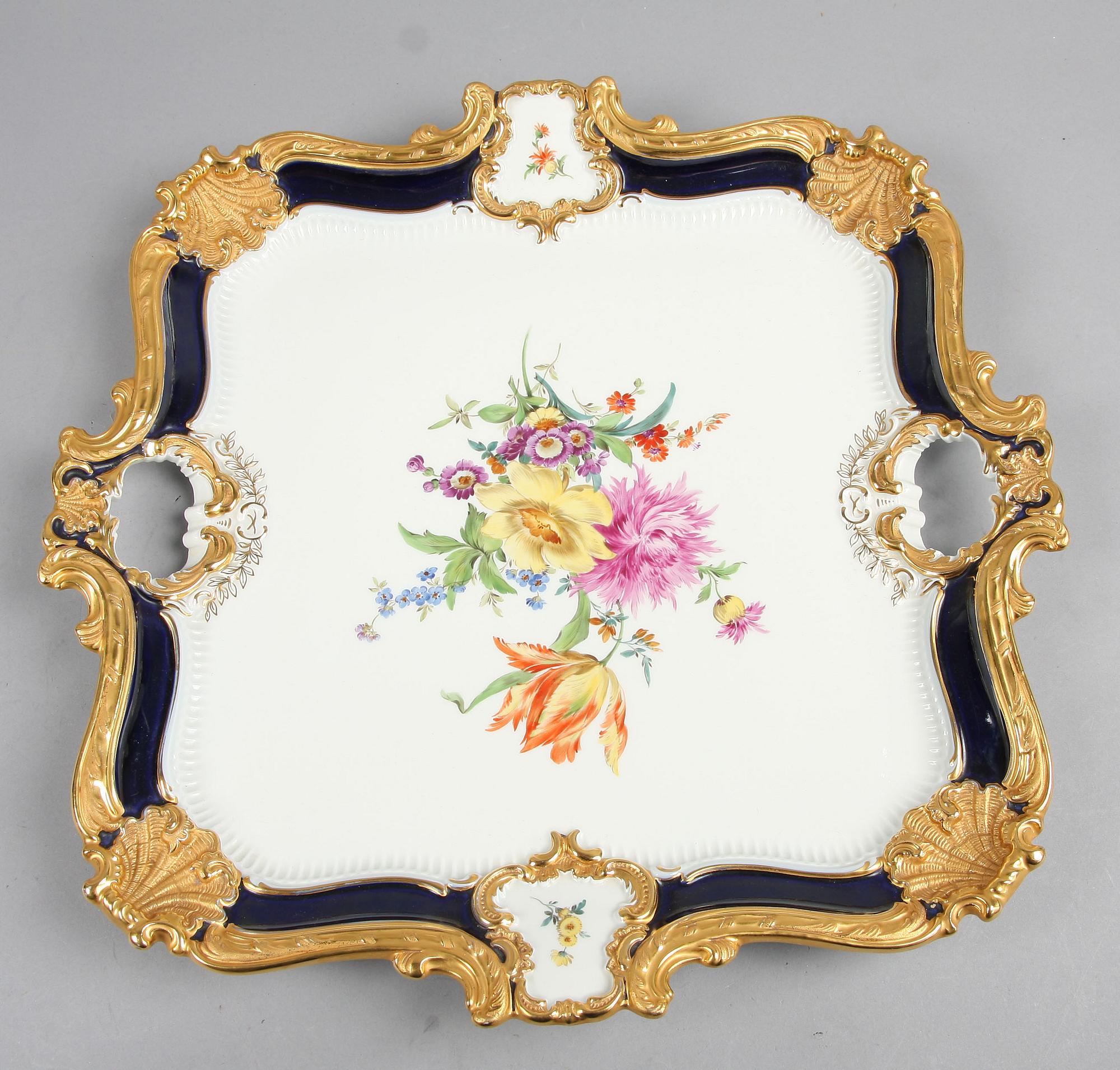 BRICKA, porslin. rokokostil, Meissen, 1900-tal.