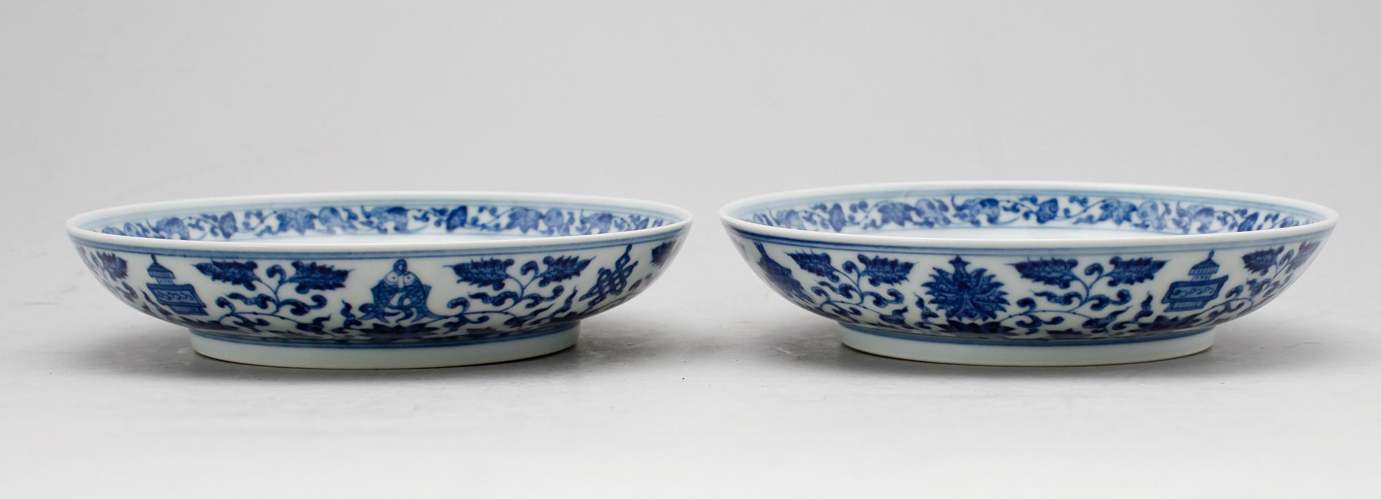 SKÅLAR, 1 par, porslin, Kina, 1900-talets andra hälft.