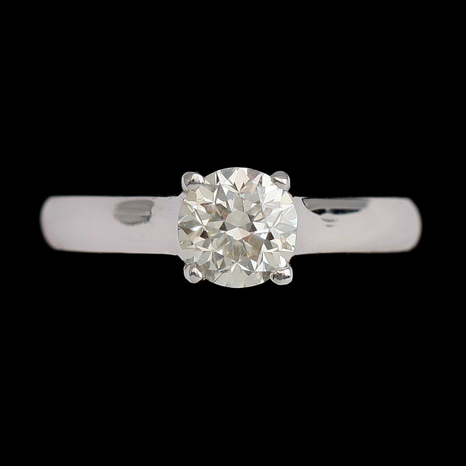 RING, 18 k vitguld, solitär briljantslipad diamant 1.01 ct.