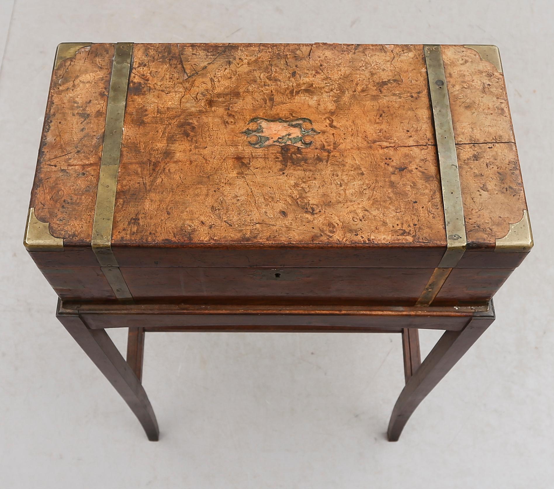 SKRIVSCHATULL, England, 1800-talets mitt.