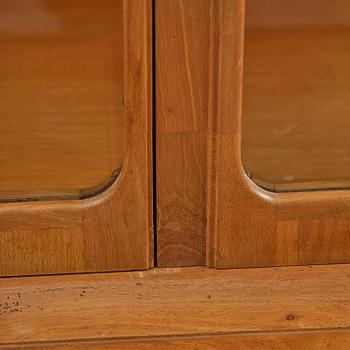 Carl Malmsten, an "Enstycksskåp" display cabinet, 1950s.