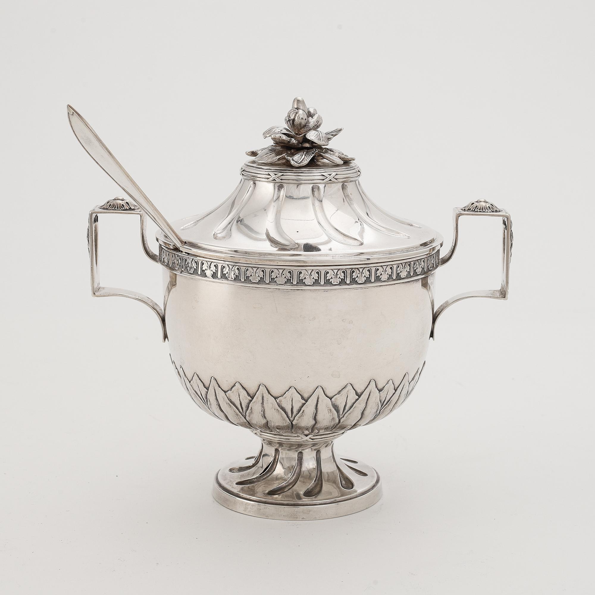 A silver sugarbowl by Samuel Pettersson.