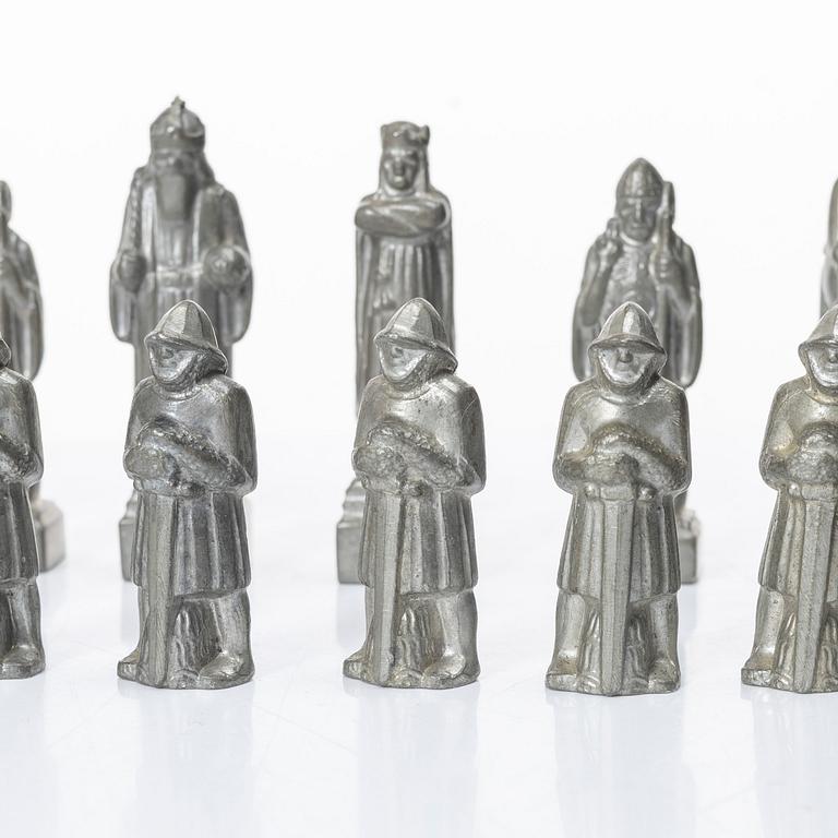 Tore Strindberg, Chess pieces, 32 pcs, Herman Bergmans Gjuteri, Stockholm.