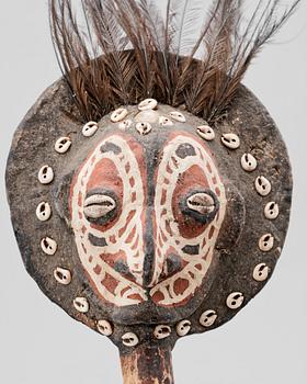 CEREMONIFÖREMÅL, ben samt sten, Papua Nya Guinea, 1900-tal.