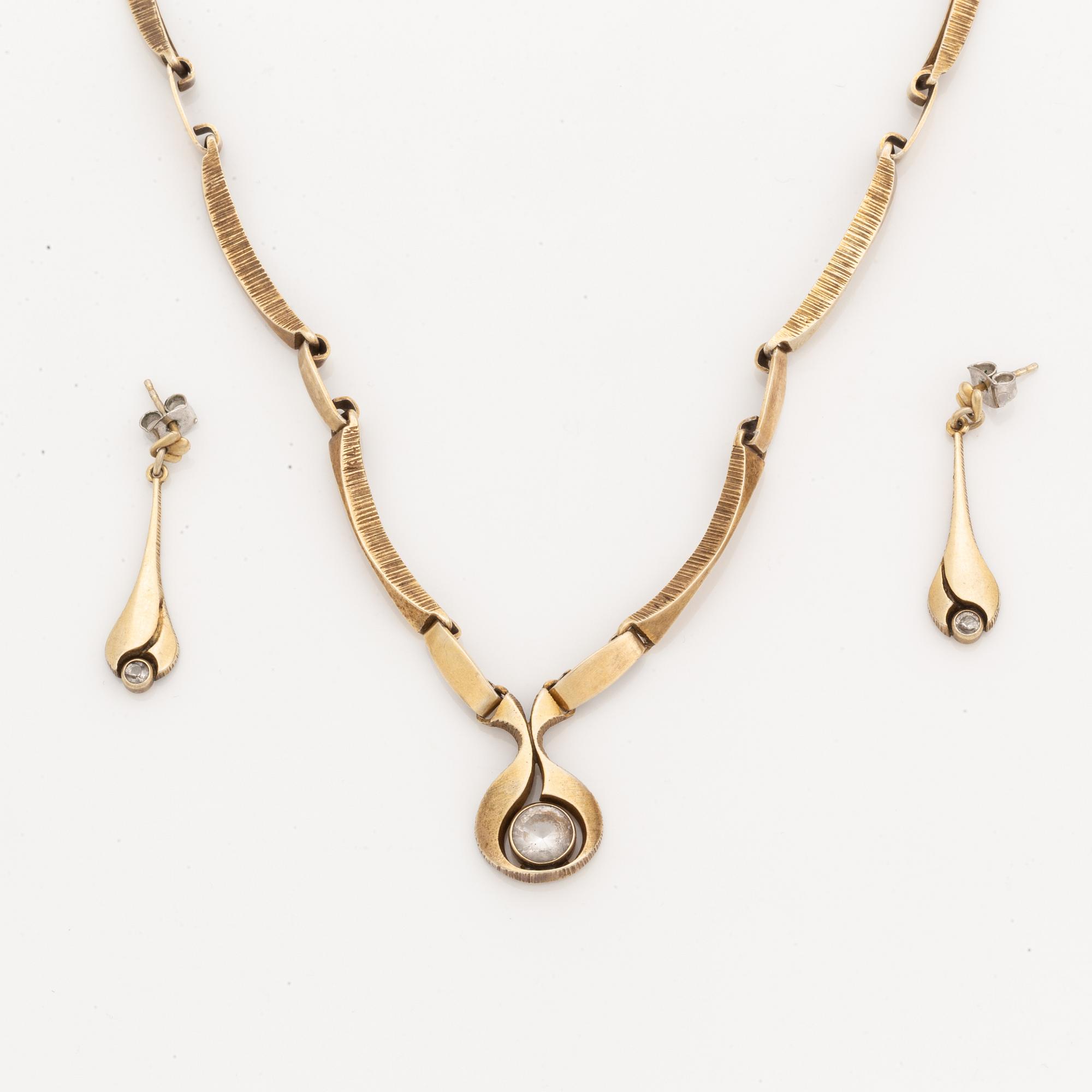 Ett set med collier och örhängen, sterling silver, Kultasepät Sten & Laine. Finland.