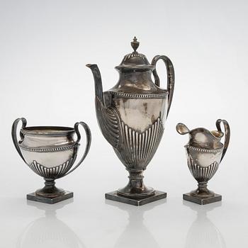Kahvikalusto 3 osaa, hopea, Suomi 1919-20.