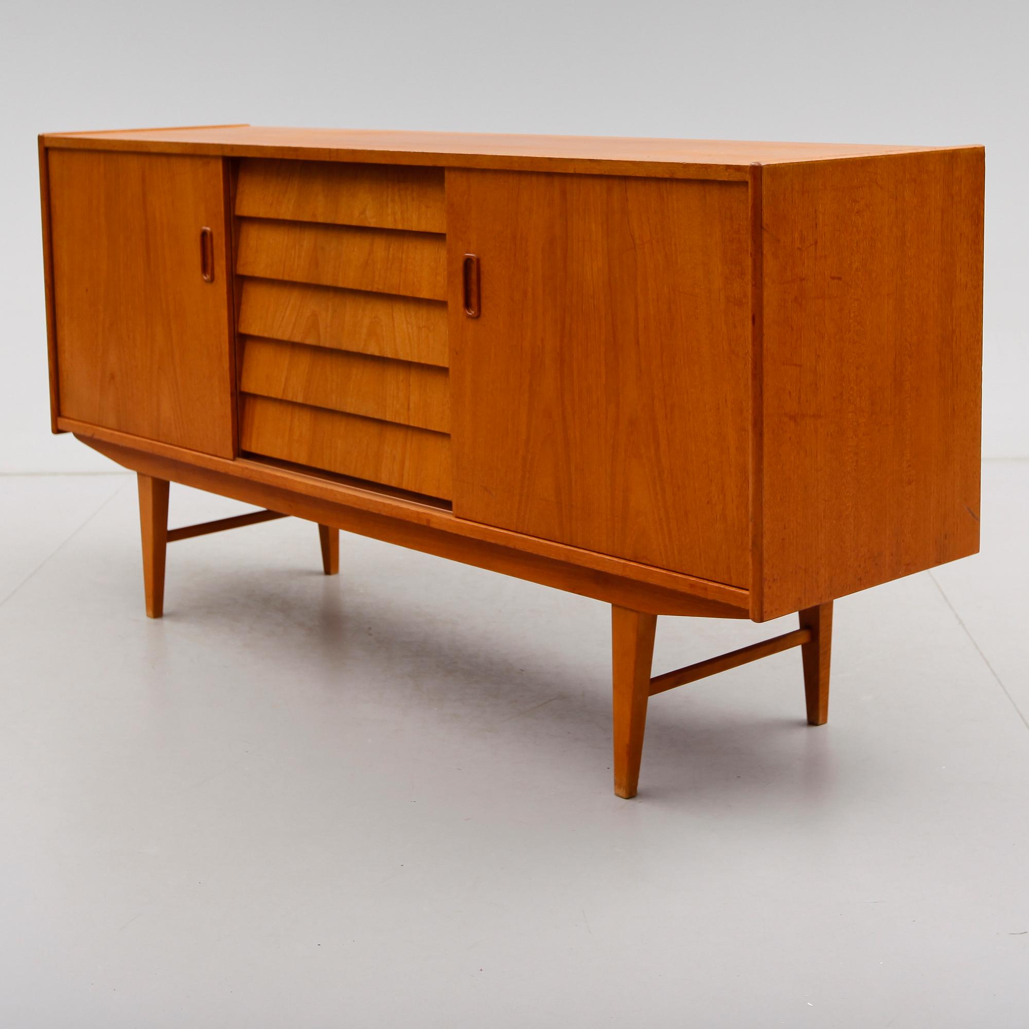 SIDEBOARD, 1900-talets andra hälft.