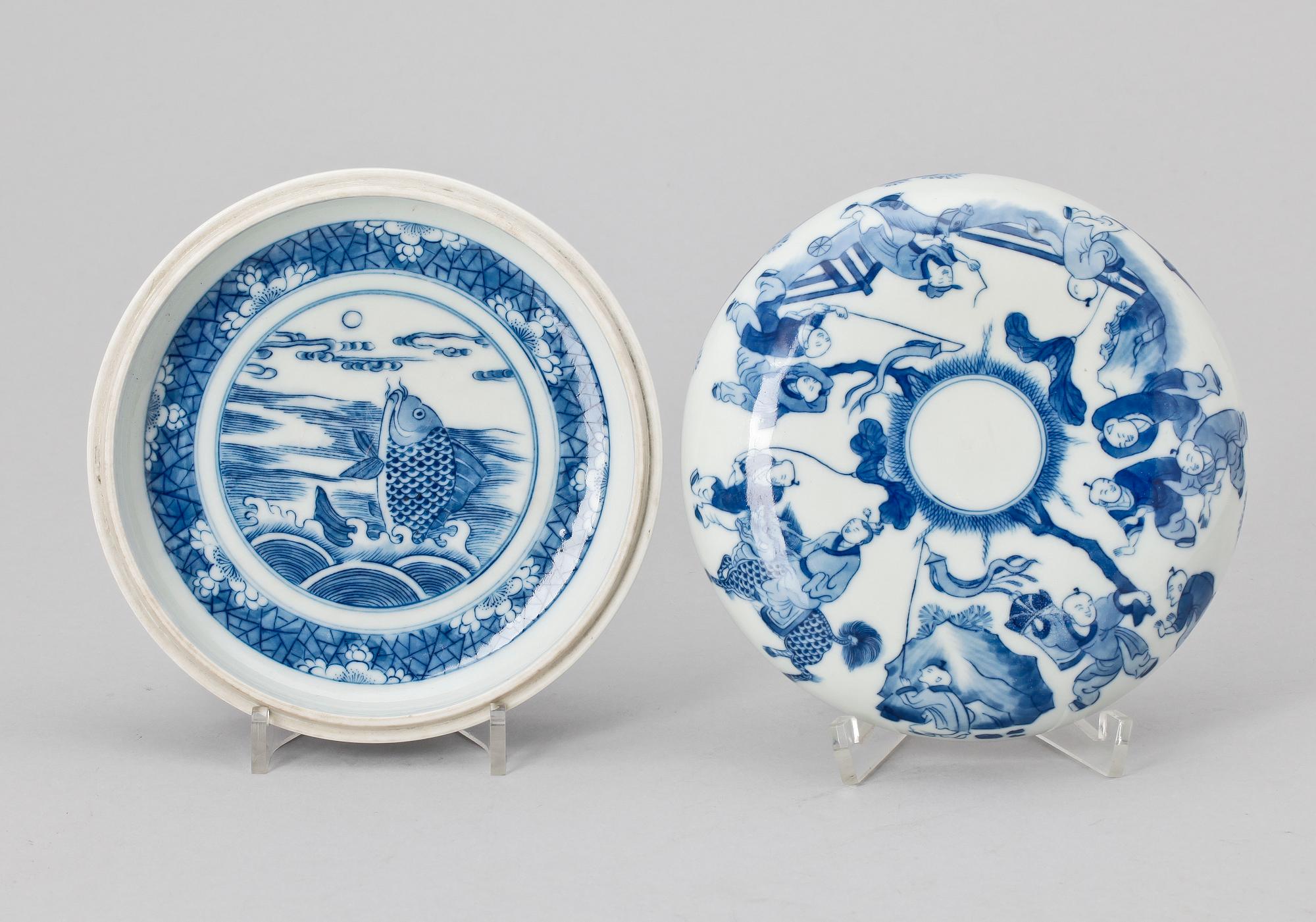 ASK MED LOCK, porslin, Kina, 1800-tal.
