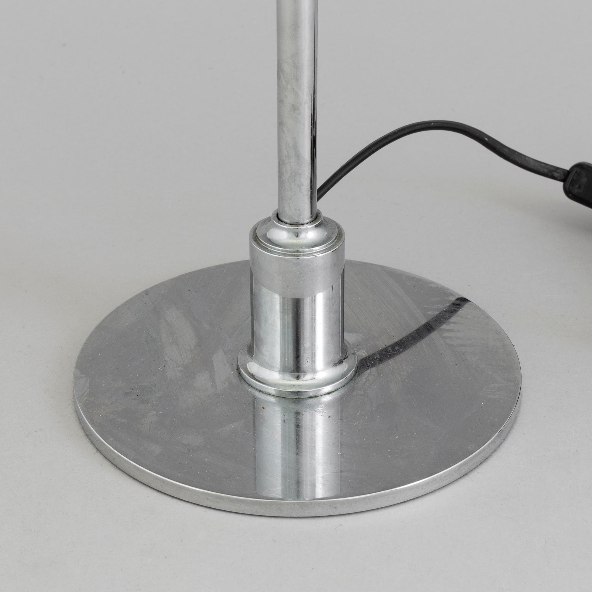 POUL HENNINGSEN, a "PH 2/1 table lamp for Louis Poulsen.