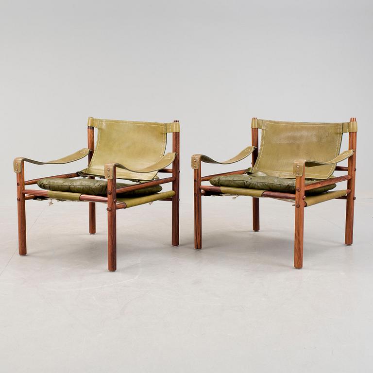 KARMSTOLAR, ett par, "Sirocco", Arne Norell, formgiven 1964.