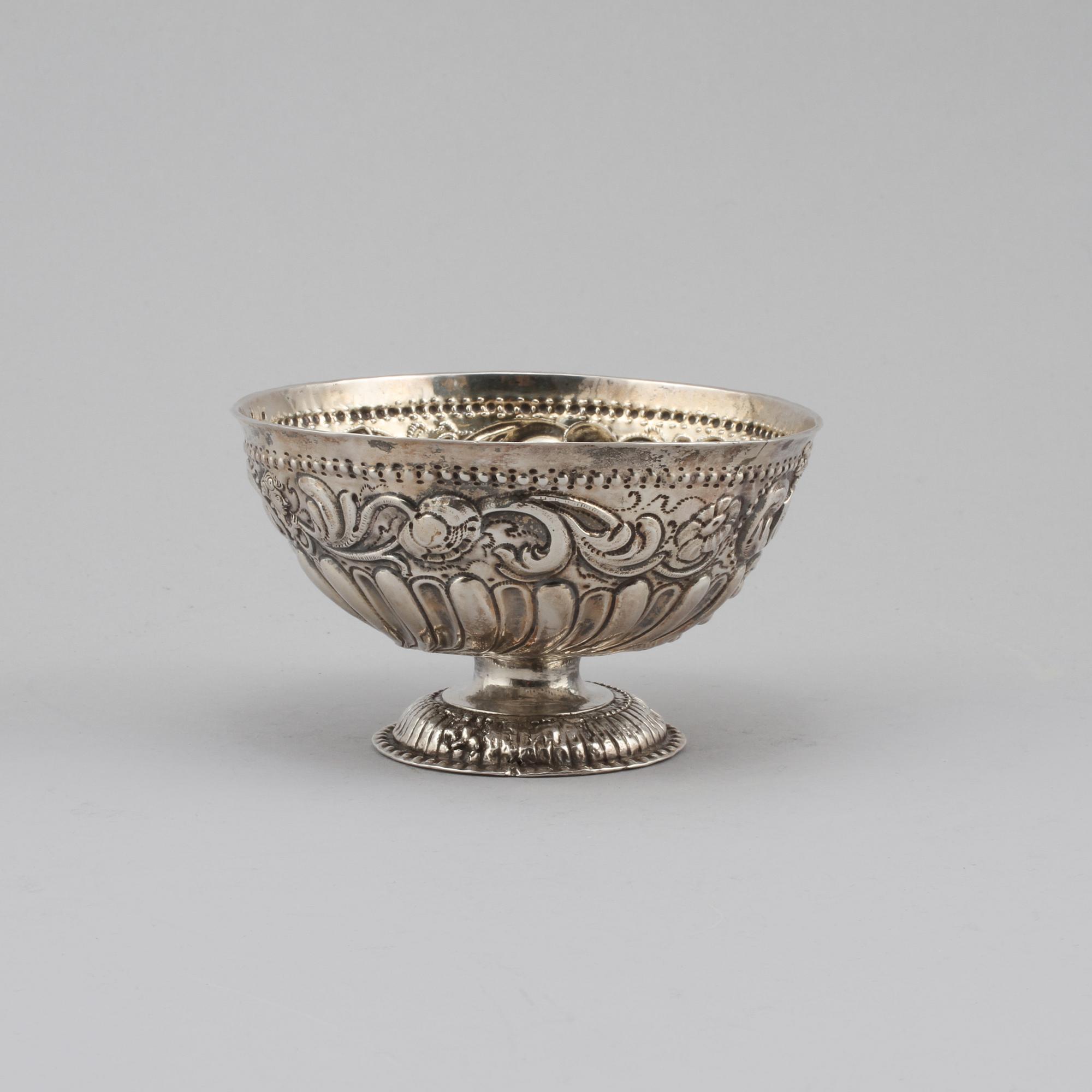 SKÅL, silver, 1700-tal, vikt 86 g.