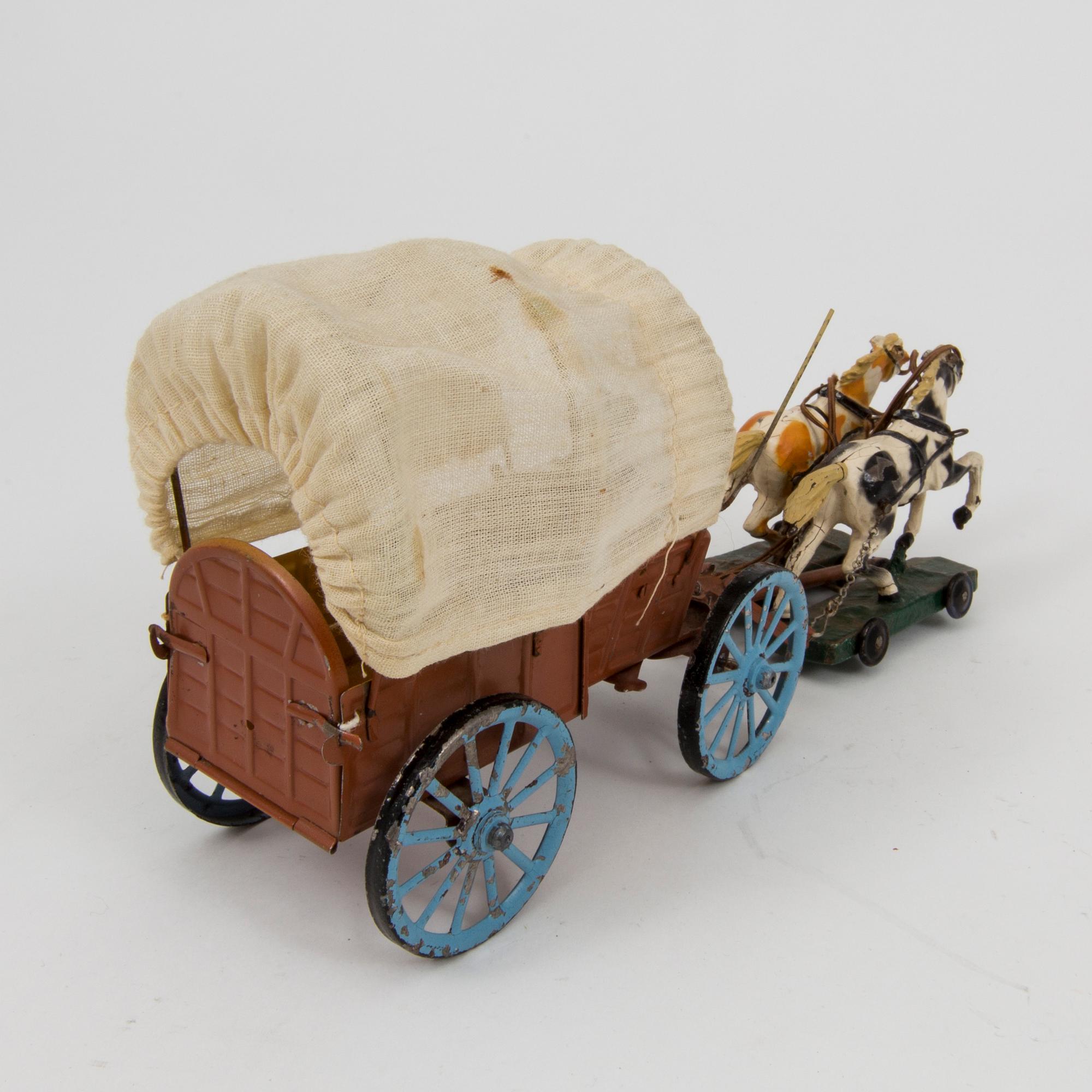 A lot of 35 Elastolin and Leyla figures, Germany, 1930/40s.